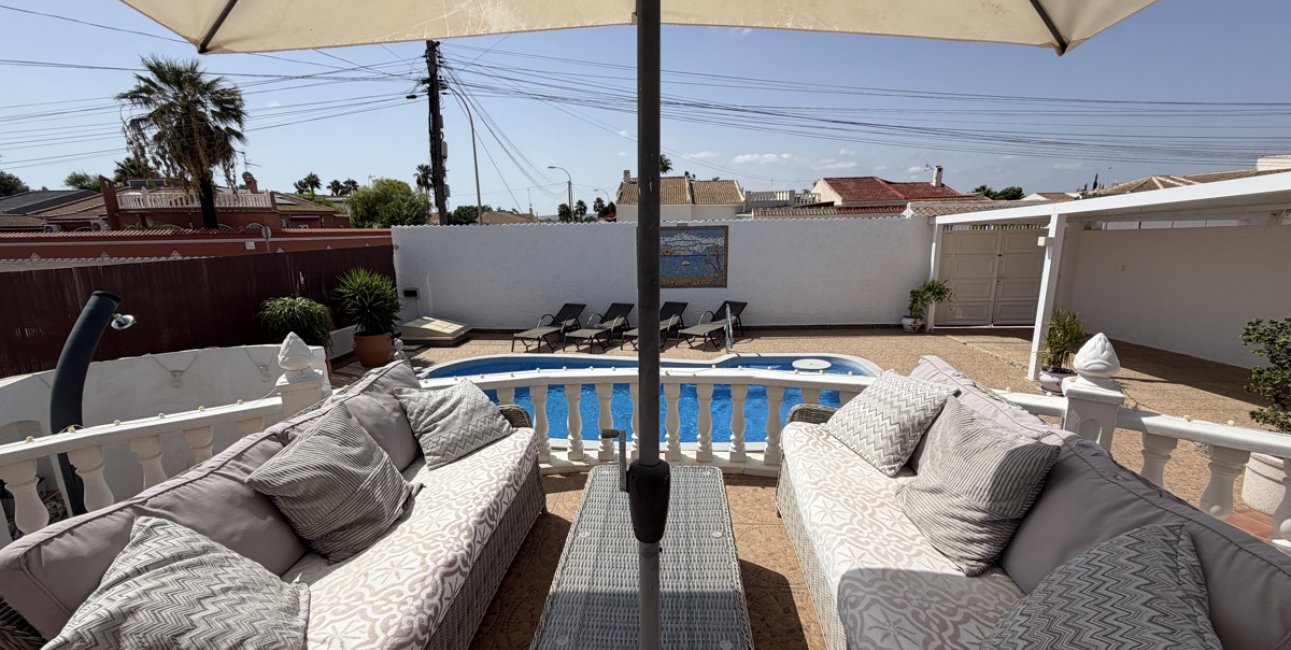 Resale - Villa -
Torrevieja - San Luis