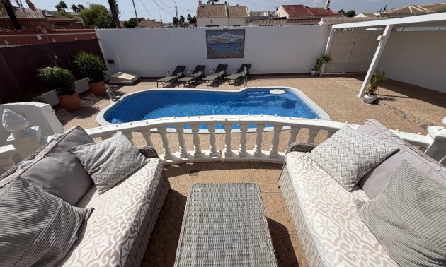Resale - Villa -
Torrevieja - San Luis
