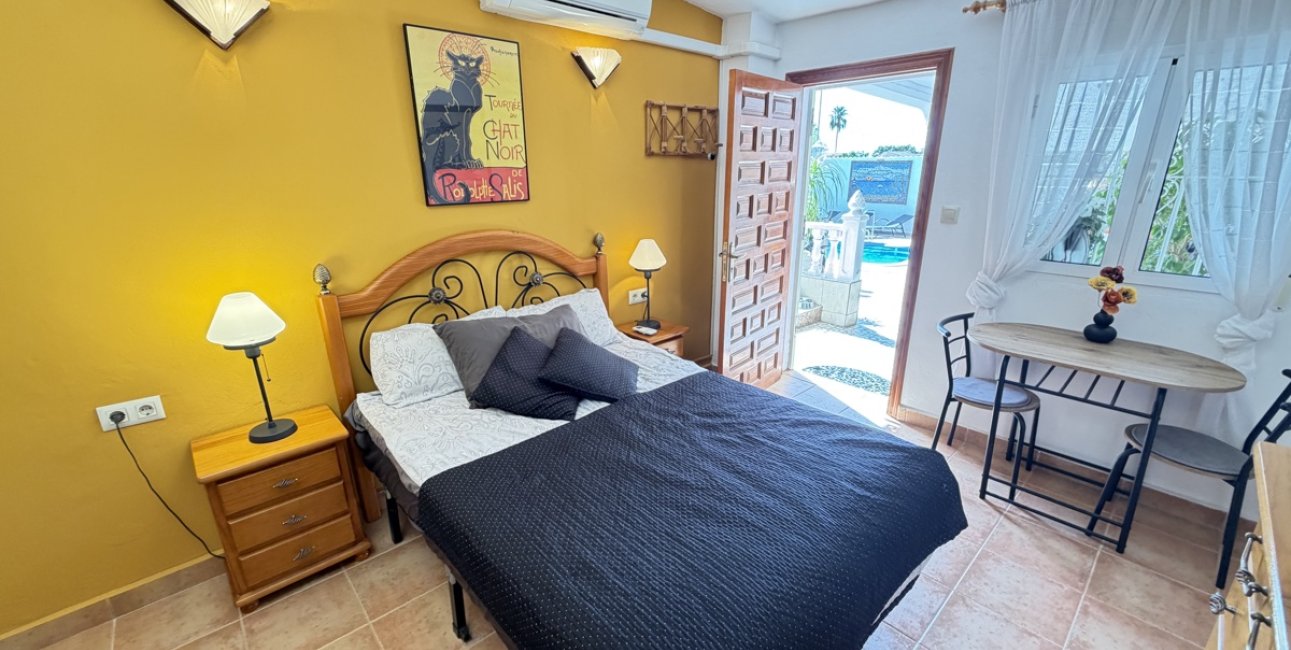 Resale - Villa -
Torrevieja - San Luis