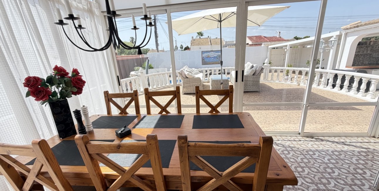 Resale - Villa -
Torrevieja - San Luis