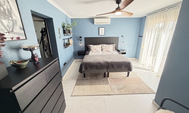 Resale - Villa -
Torrevieja - San Luis