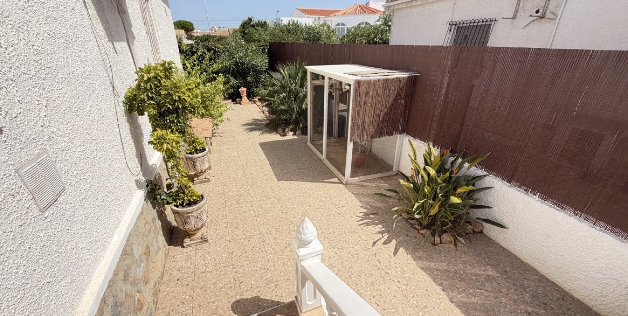 Resale - Villa -
Torrevieja - San Luis