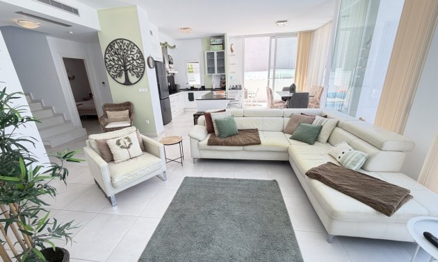 Resale - Villa -
Orihuela Costa - Mil Palmeras