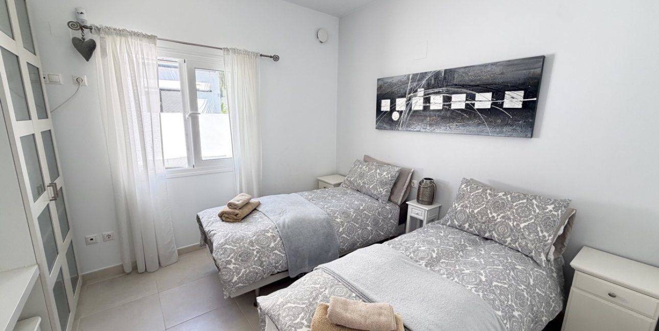 Resale - Villa -
Orihuela Costa - Mil Palmeras