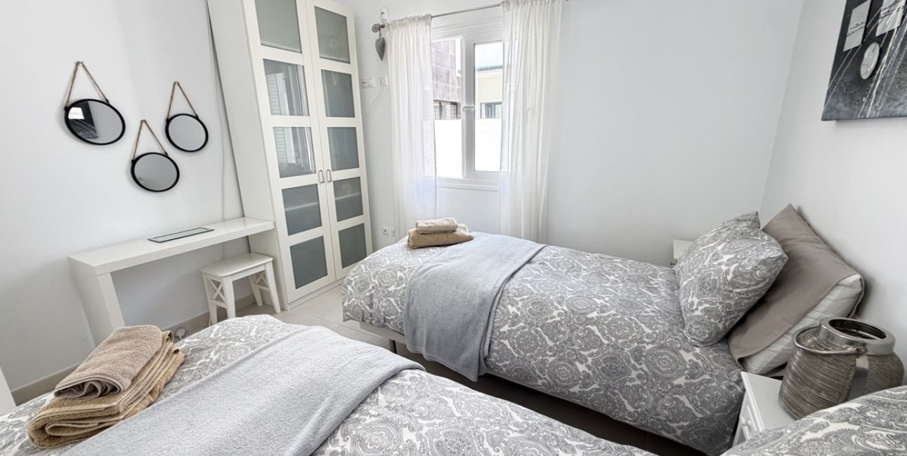 Resale - Villa -
Orihuela Costa - Mil Palmeras