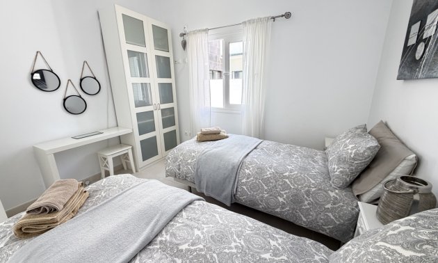 Resale - Villa -
Orihuela Costa - Mil Palmeras
