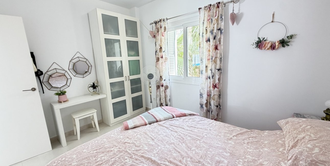 Resale - Villa -
Orihuela Costa - Mil Palmeras