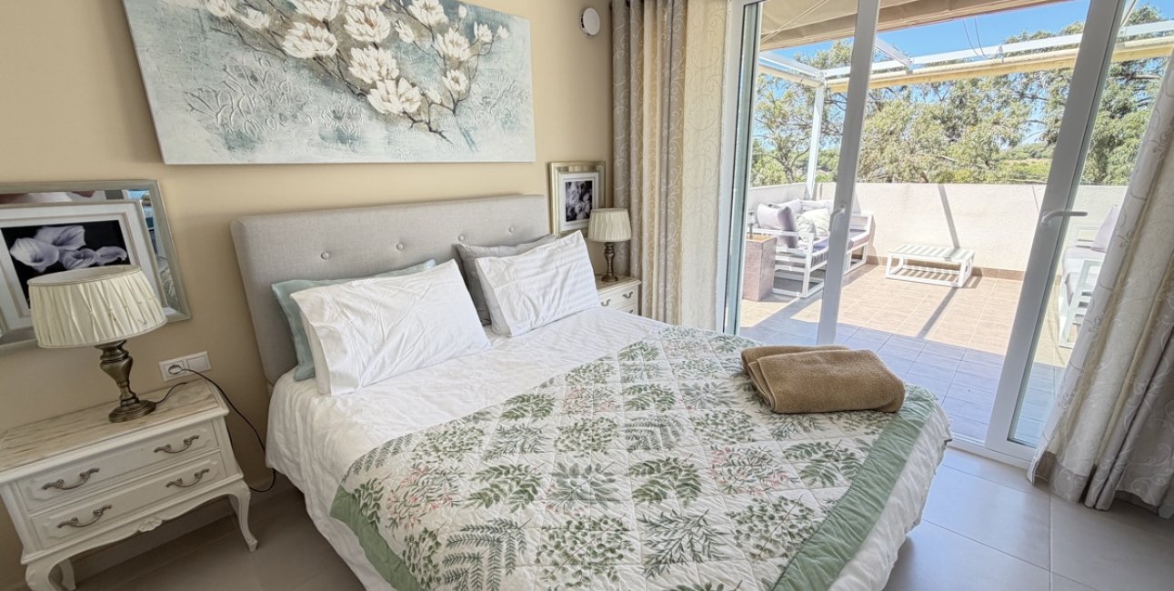 Resale - Villa -
Orihuela Costa - Mil Palmeras