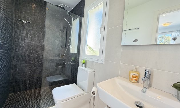 Resale - Villa -
Orihuela Costa - Mil Palmeras