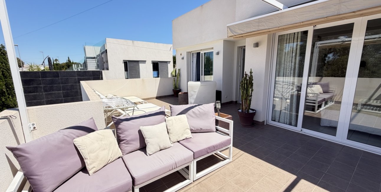 Resale - Villa -
Orihuela Costa - Mil Palmeras