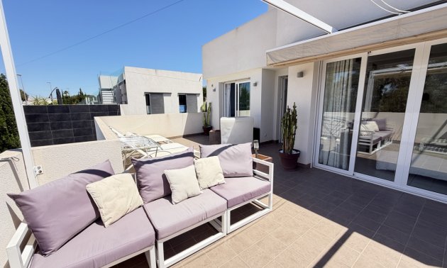 Resale - Villa -
Orihuela Costa - Mil Palmeras