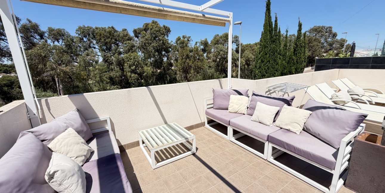 Resale - Villa -
Orihuela Costa - Mil Palmeras