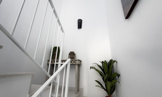 Resale - Villa -
Orihuela Costa - Mil Palmeras