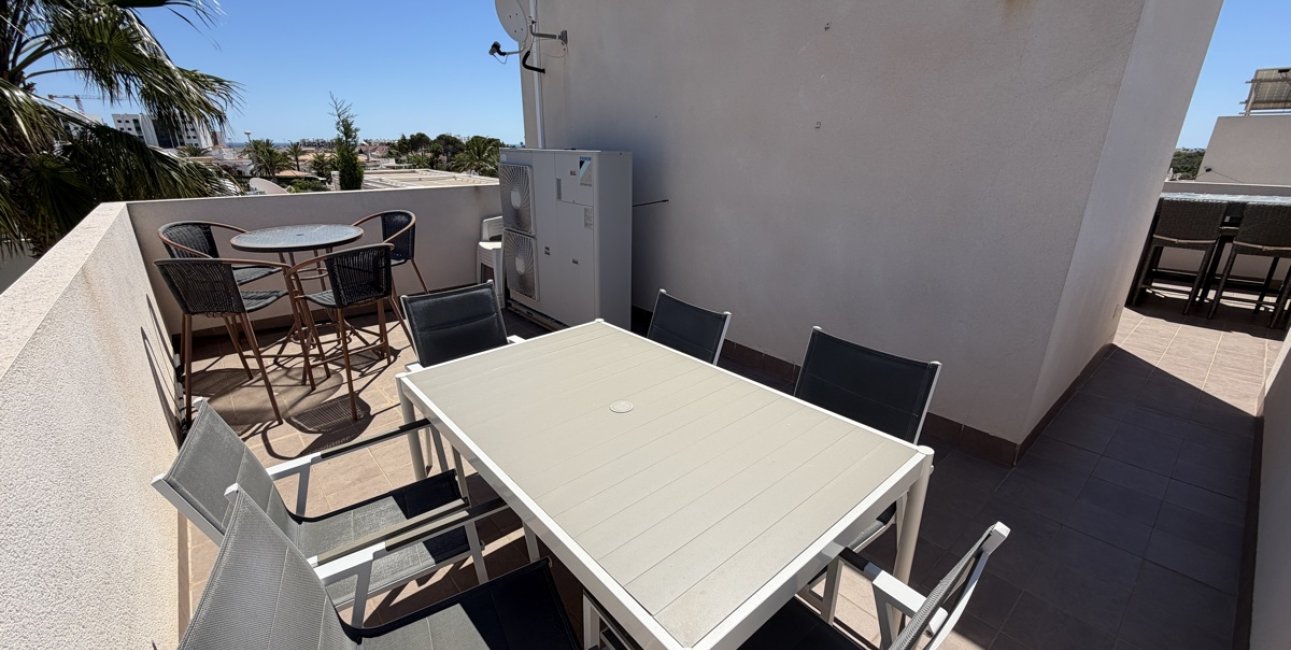 Resale - Villa -
Orihuela Costa - Mil Palmeras