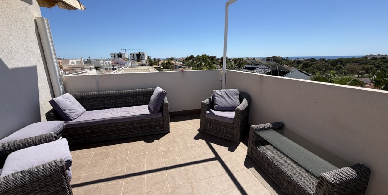 Resale - Villa -
Orihuela Costa - Mil Palmeras