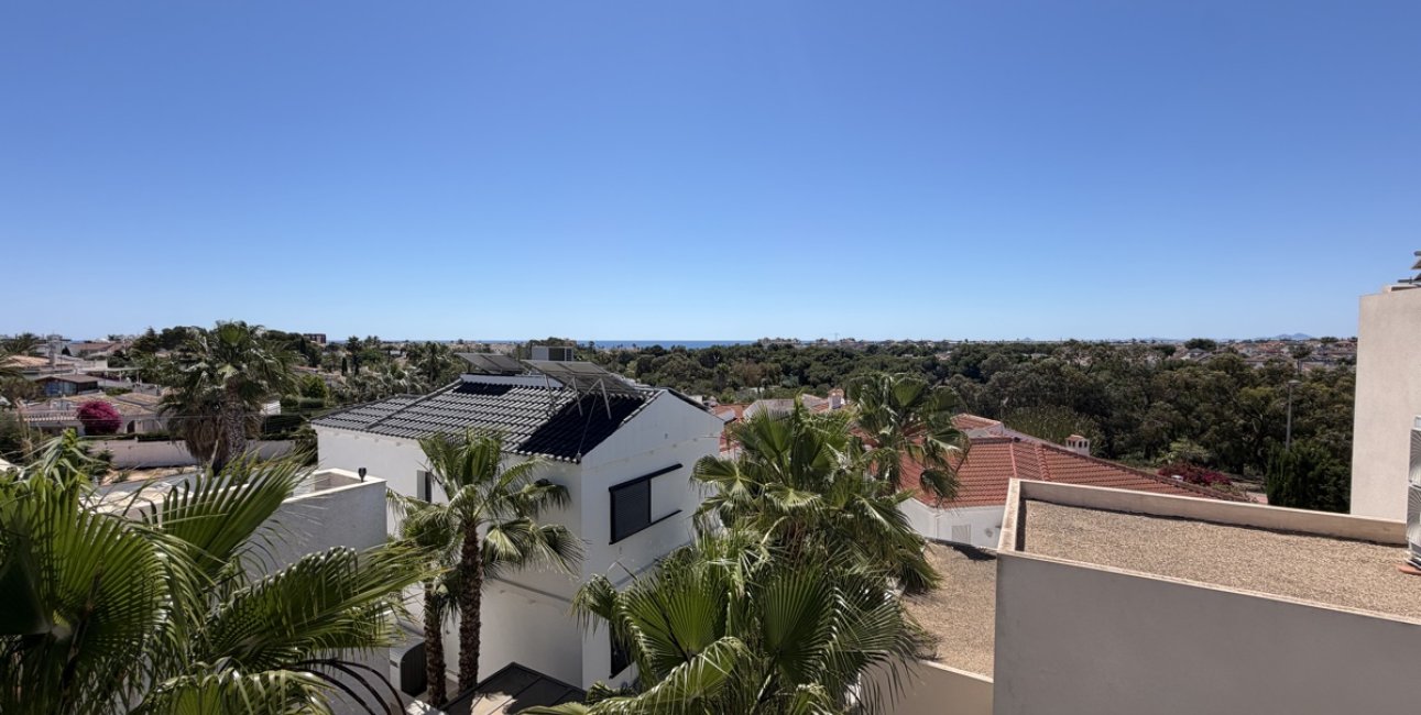 Resale - Villa -
Orihuela Costa - Mil Palmeras