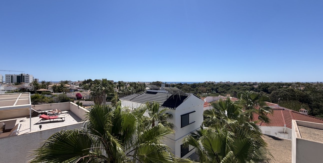 Resale - Villa -
Orihuela Costa - Mil Palmeras