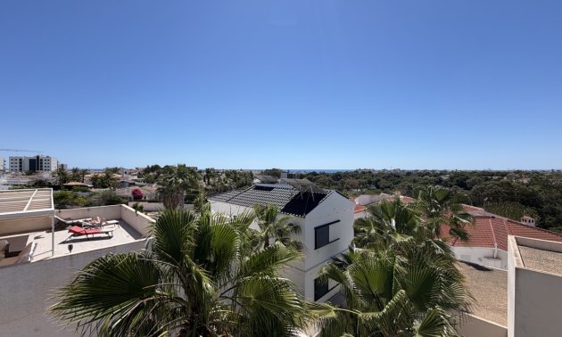 Resale - Villa -
Orihuela Costa - Mil Palmeras