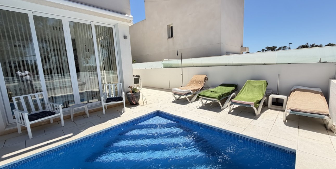 Resale - Villa -
Orihuela Costa - Mil Palmeras