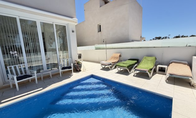 Resale - Villa -
Orihuela Costa - Mil Palmeras