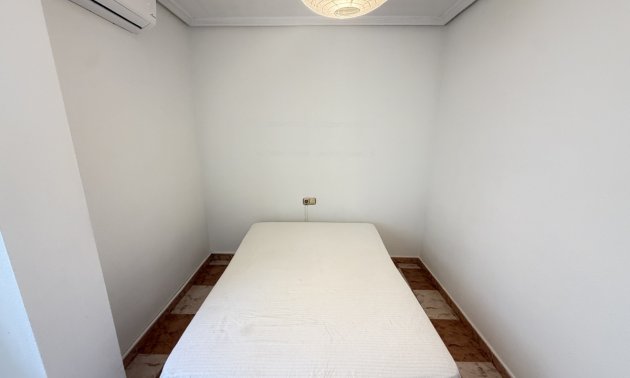 Reventa - Apartamento / piso -
Orihuela Costa - Villamartin