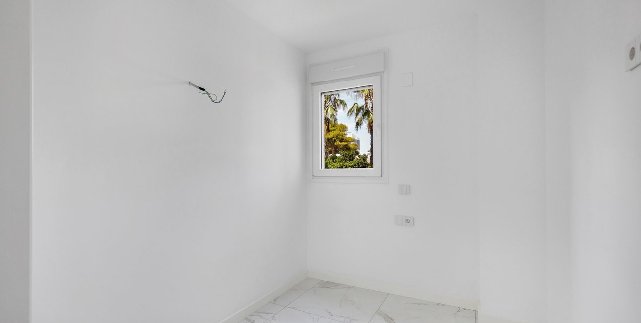 Resale - Apartment / flat -
Torrevieja - Punta prima
