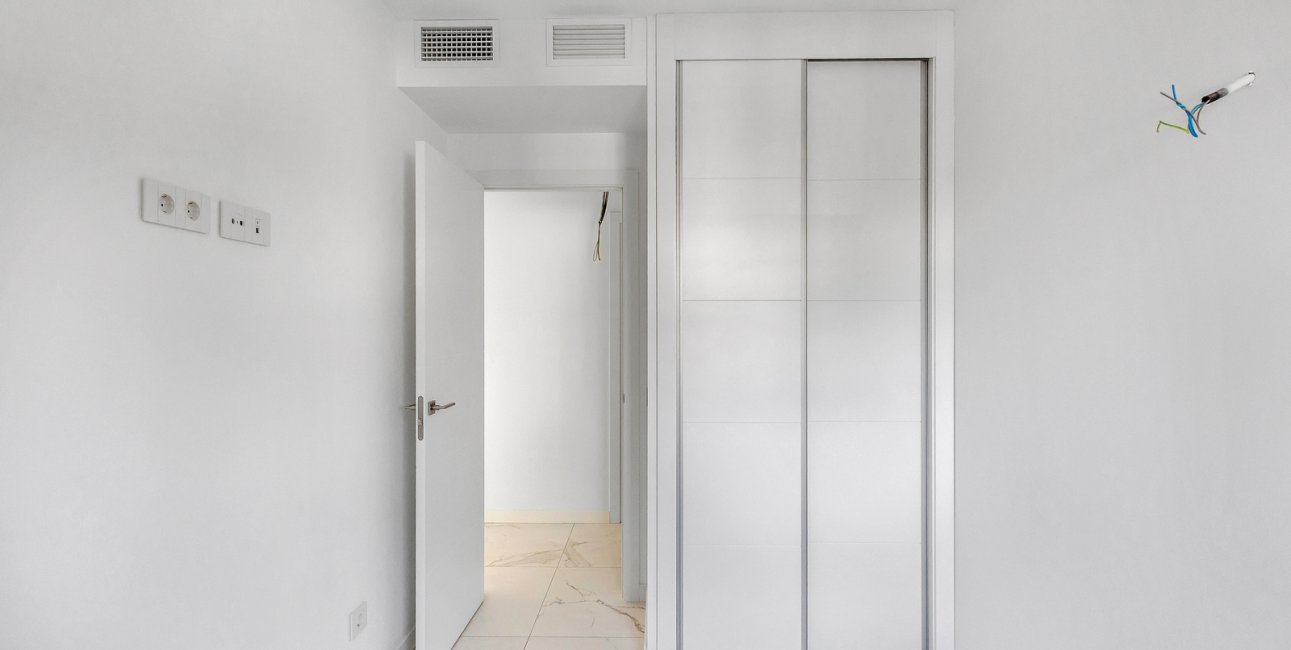 Resale - Apartment / flat -
Torrevieja - Punta prima
