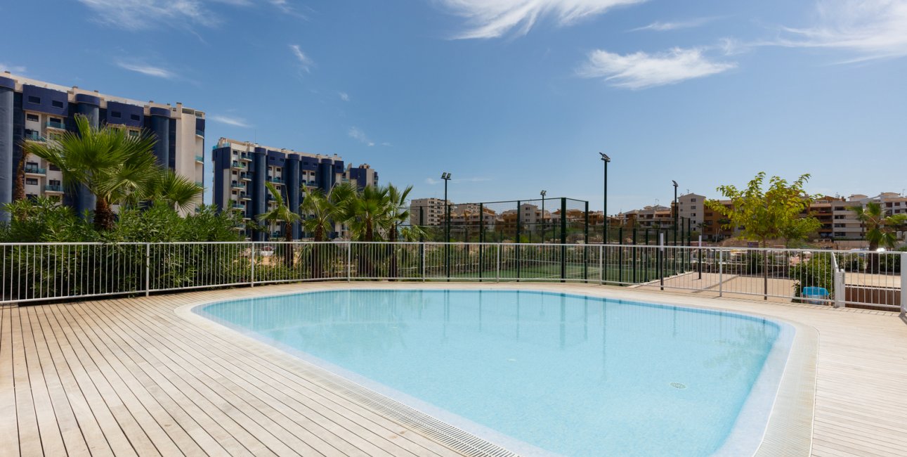 Resale - Apartment / flat -
Torrevieja - Punta prima