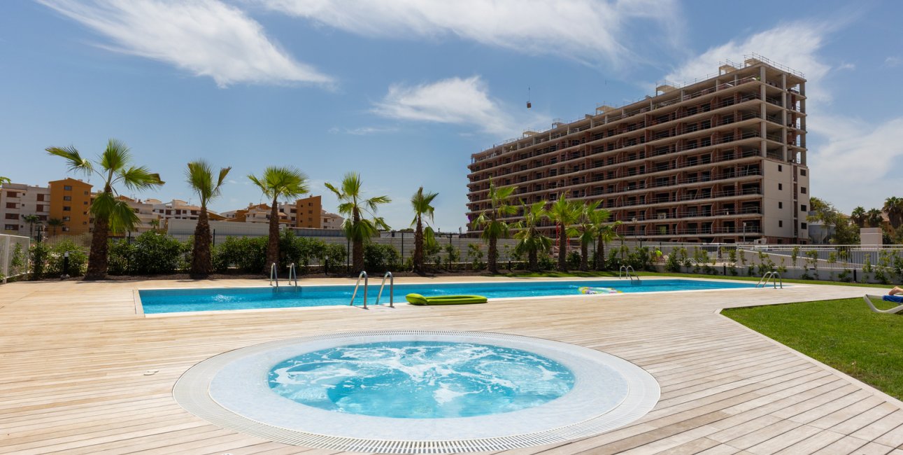 Resale - Apartment / flat -
Torrevieja - Punta prima