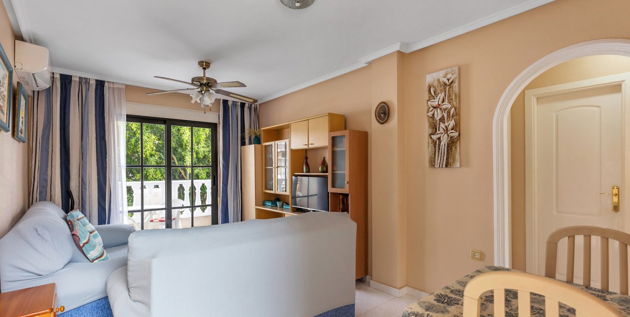 Resale - Apartment / flat -
Torrevieja - Punta prima