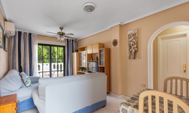 Resale - Apartment / flat -
Torrevieja - Punta prima