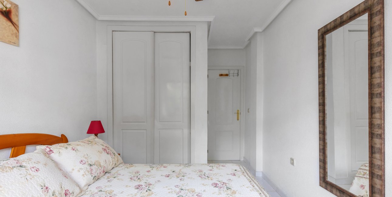 Resale - Apartment / flat -
Torrevieja - Punta prima
