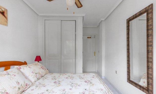 Resale - Apartment / flat -
Torrevieja - Punta prima