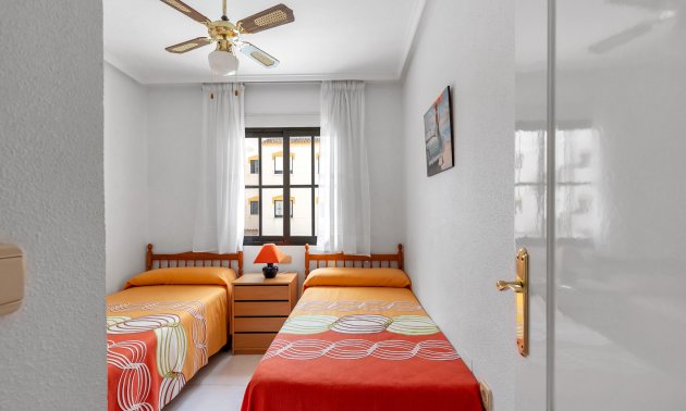 Resale - Apartment / flat -
Torrevieja - Punta prima