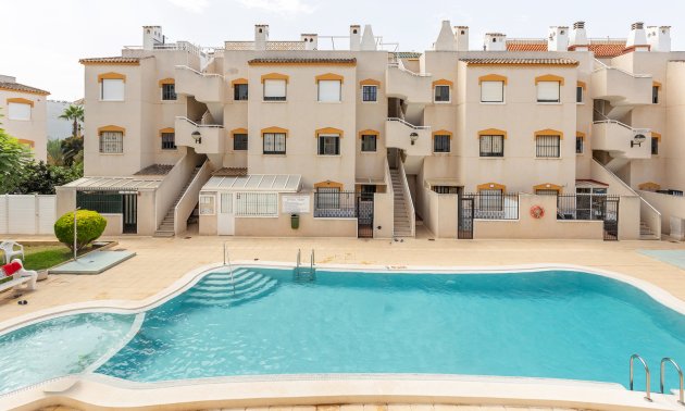 Resale - Apartment / flat -
Torrevieja - Punta prima