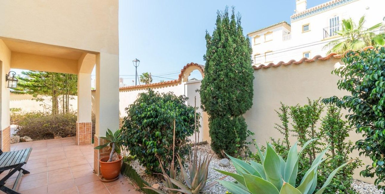Resale - Villa -
Torrevieja - La Mata