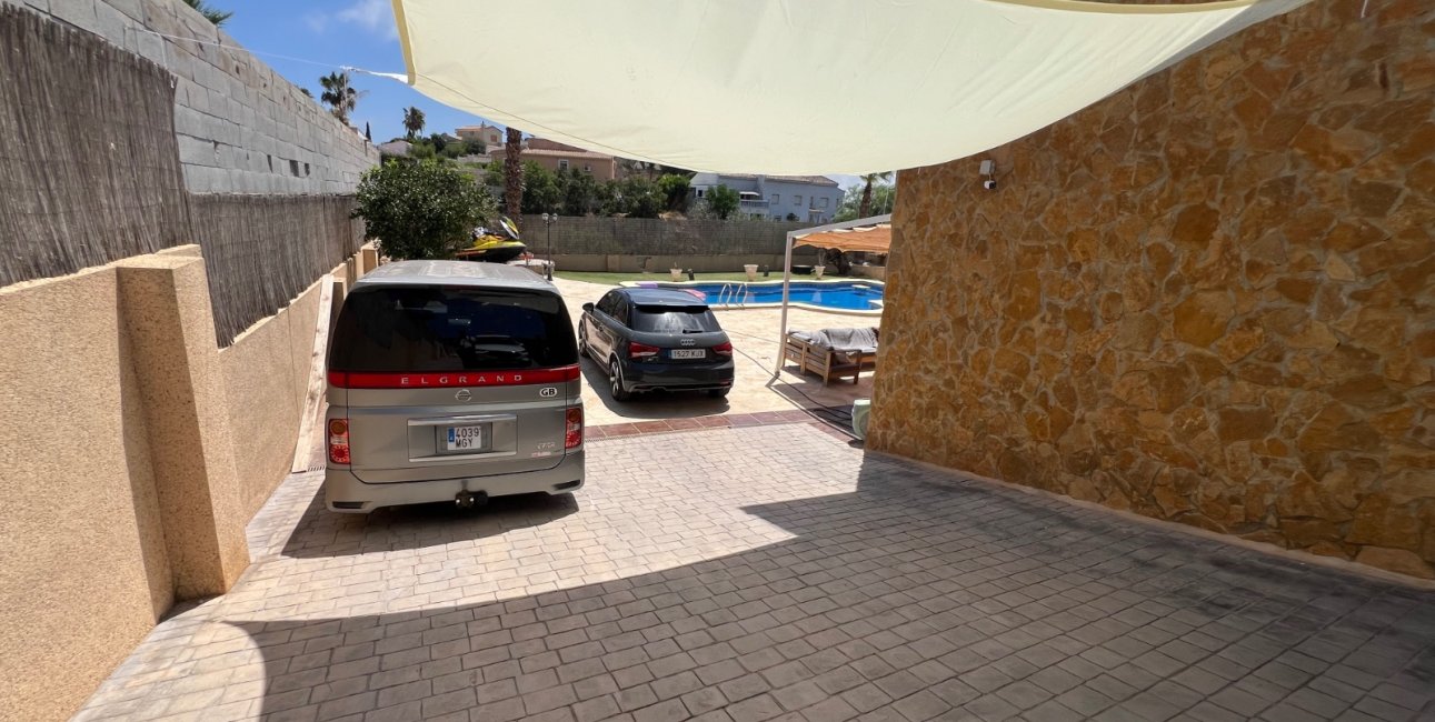 Resale - Villa -
La Marina - La Escuera