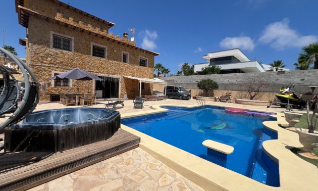 Resale - Villa -
La Marina - La Escuera