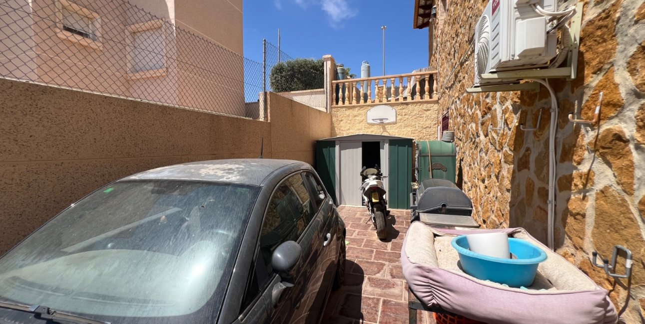 Resale - Villa -
La Marina - La Escuera