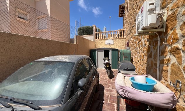 Resale - Villa -
La Marina - La Escuera