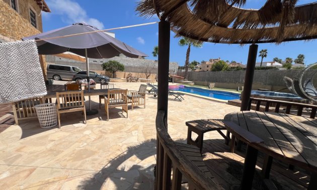 Resale - Villa -
La Marina - La Escuera