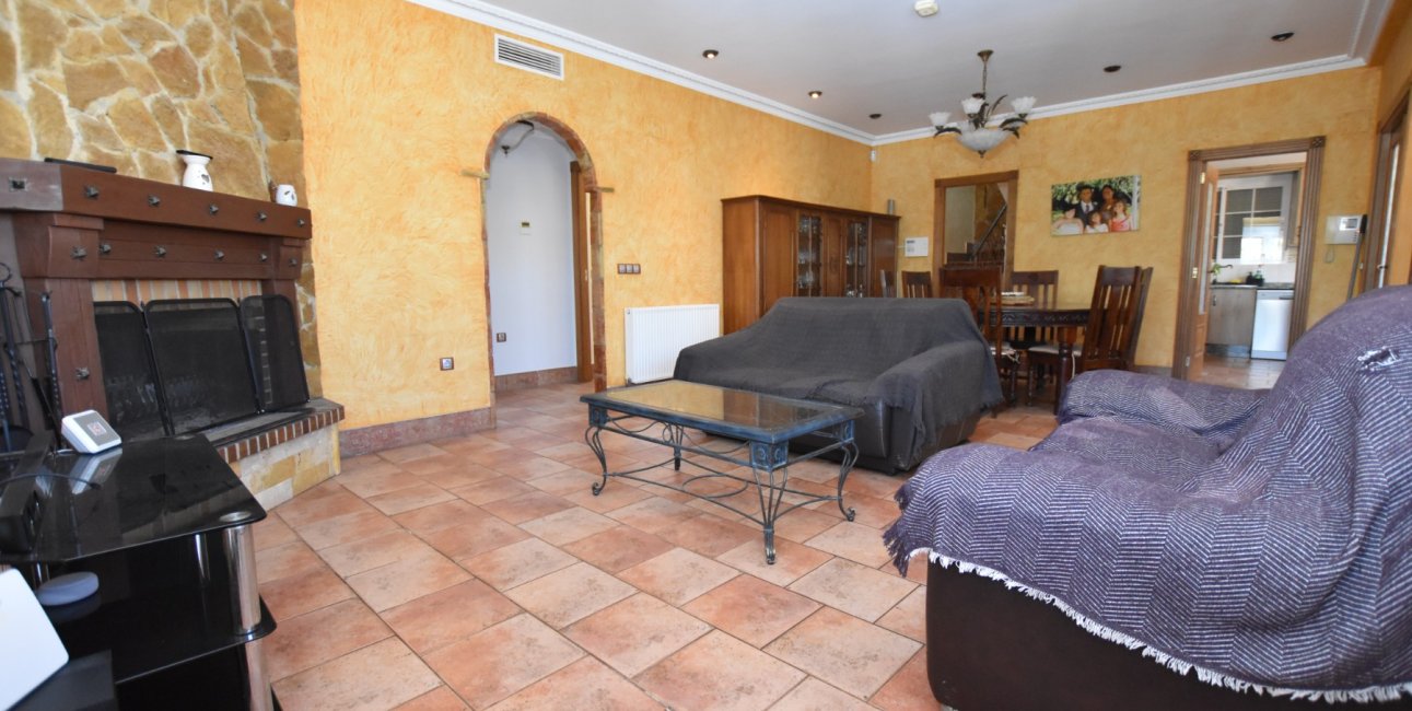 Resale - Villa -
La Marina - La Escuera