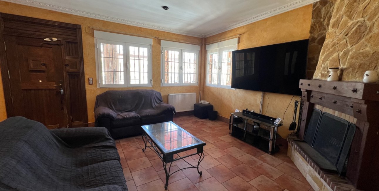 Resale - Villa -
La Marina - La Escuera