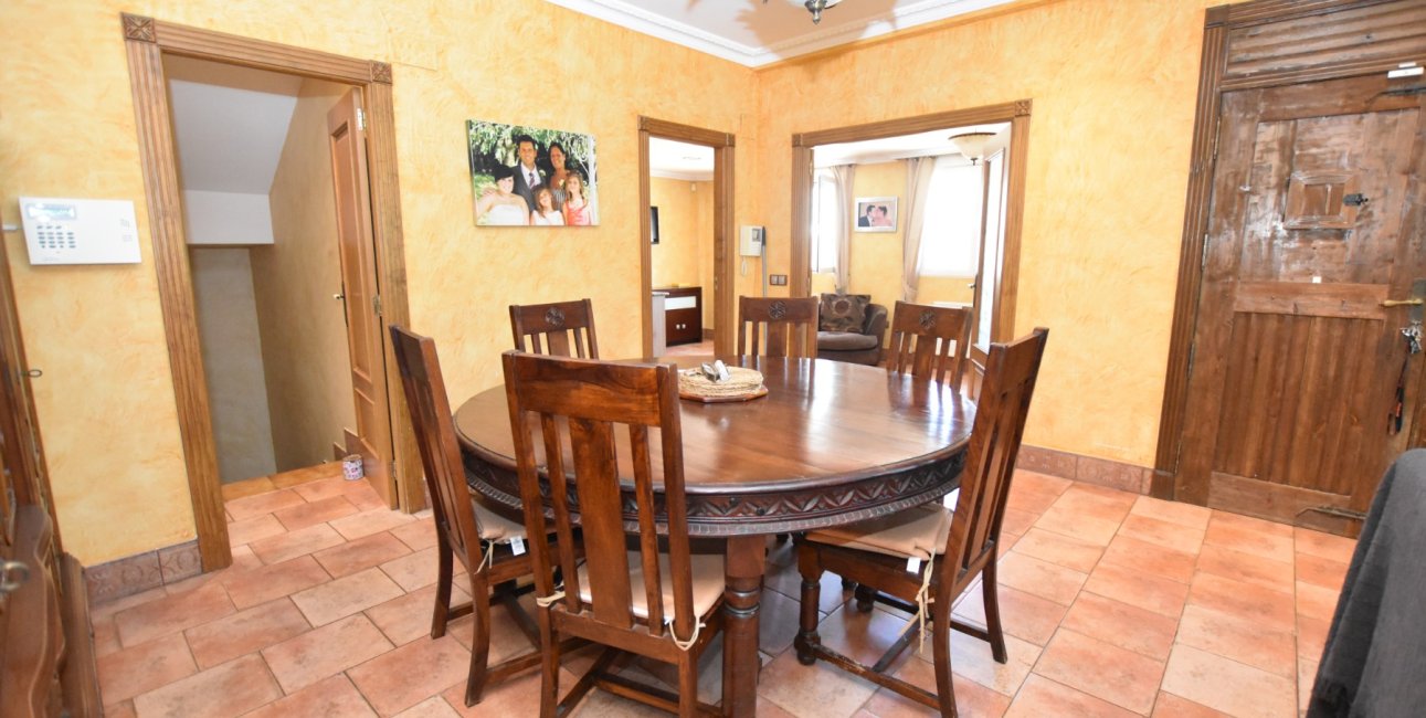 Resale - Villa -
La Marina - La Escuera