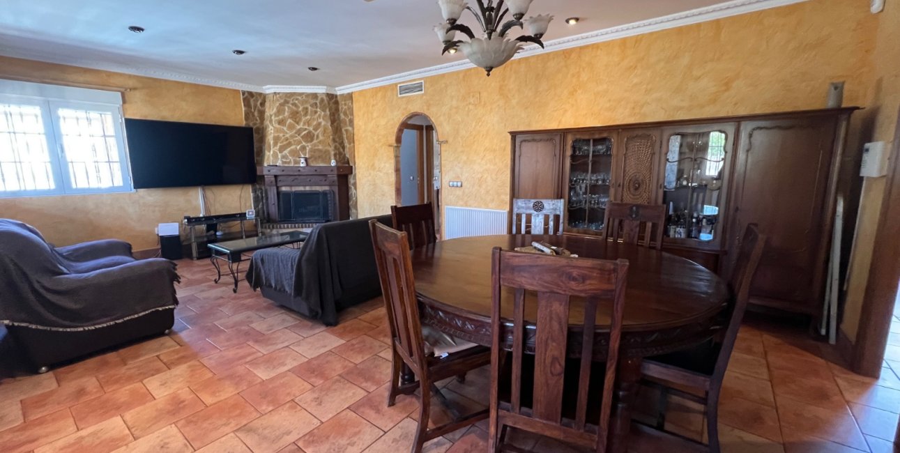 Resale - Villa -
La Marina - La Escuera
