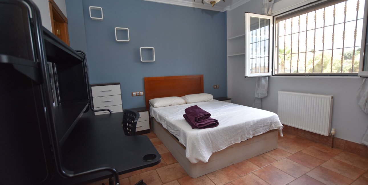 Resale - Villa -
La Marina - La Escuera