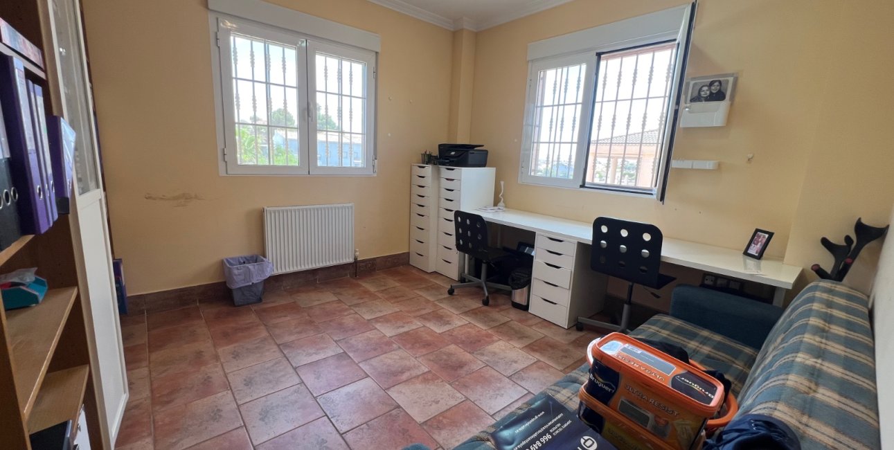 Resale - Villa -
La Marina - La Escuera