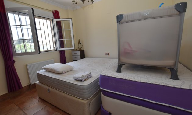 Resale - Villa -
La Marina - La Escuera
