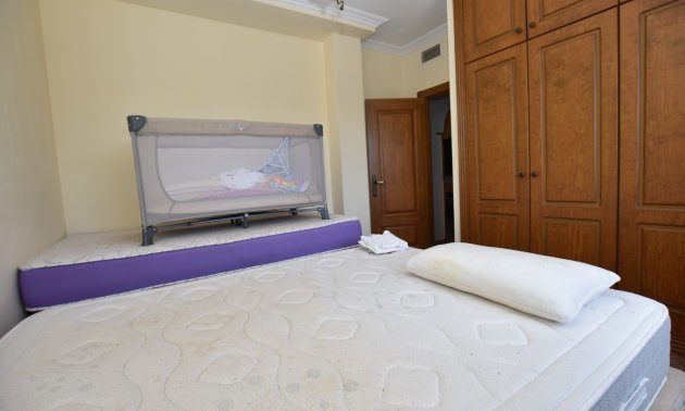 Resale - Villa -
La Marina - La Escuera