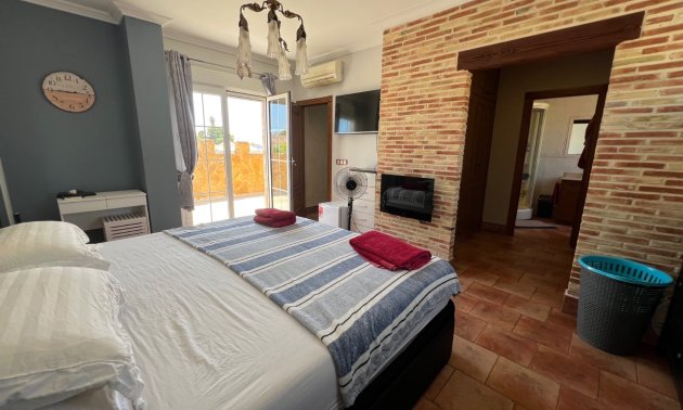 Resale - Villa -
La Marina - La Escuera